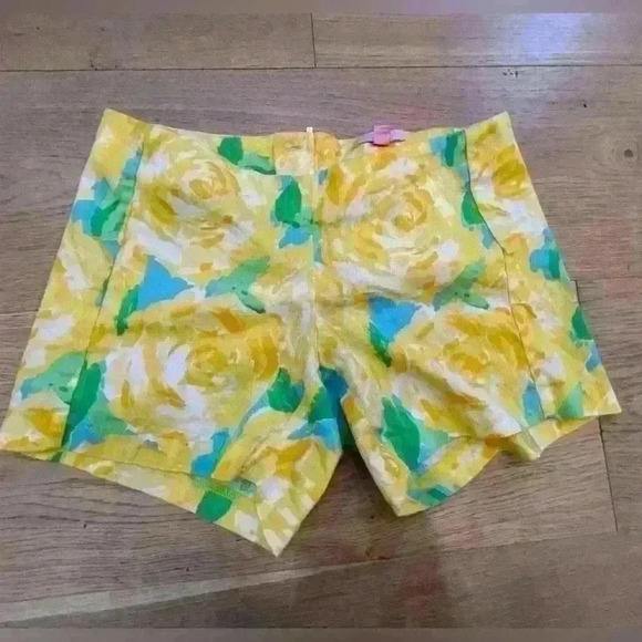 Lily Pulitzer Women’s Shorts. Yellow/blue flower print. Size 0. - Picture 1 of 6